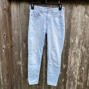 Light wash High Waisted Aeropostale Jeans